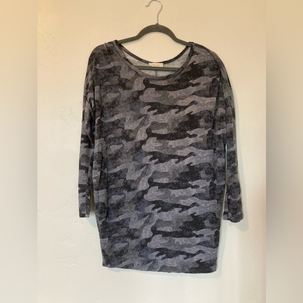 Phil Love Camo Long Sleeve Top